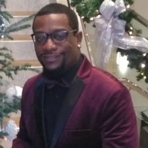 Meet your Posher, Derrick